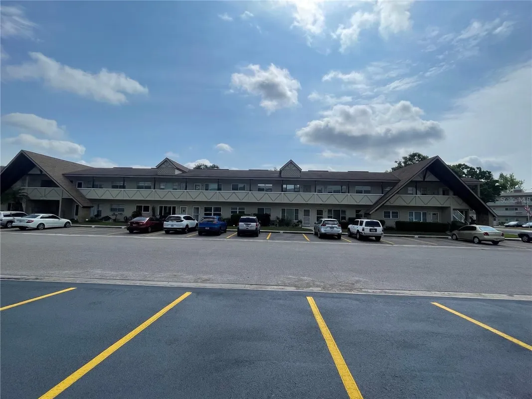 Property Slideshow image 1 of 18 | 2295 belgian ln 43, Clearwater, FL, 33763
