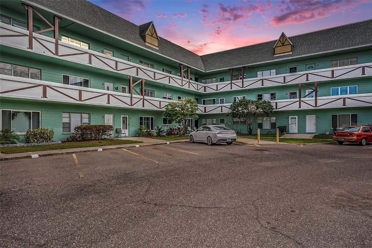 Property Slideshow image 1 of 30 | 2043 denmark st 65, Clearwater, FL, 33763