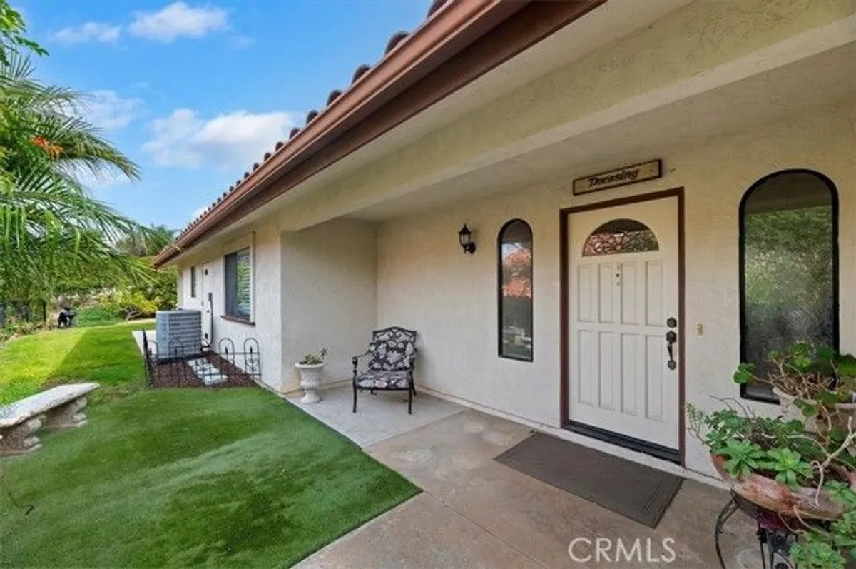 Property Slideshow image 1 of 45 | 1168 n crescent rdg, Fallbrook, CA, 92028
