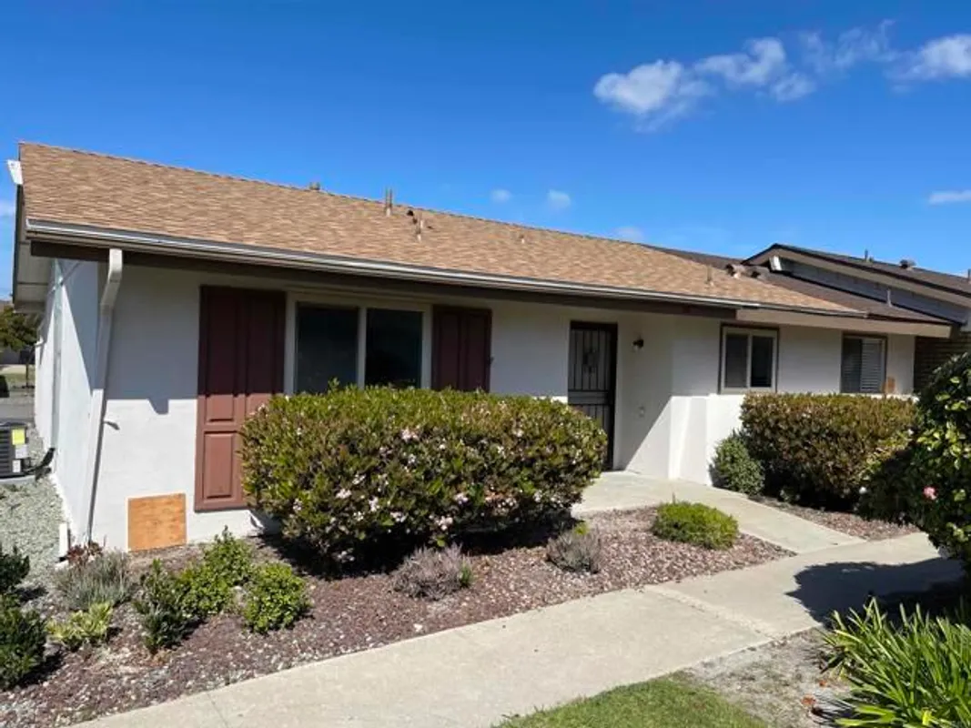 Property Slideshow image 1 of 20 | 3660 vista campana 16, Oceanside, CA, 92057