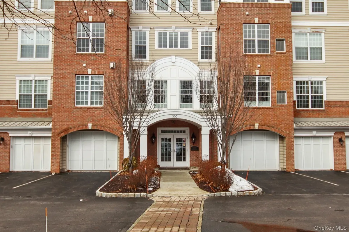 Property Slideshow image 1 of 42 | 323 regency dr 323, Fishkill, NY, 12524