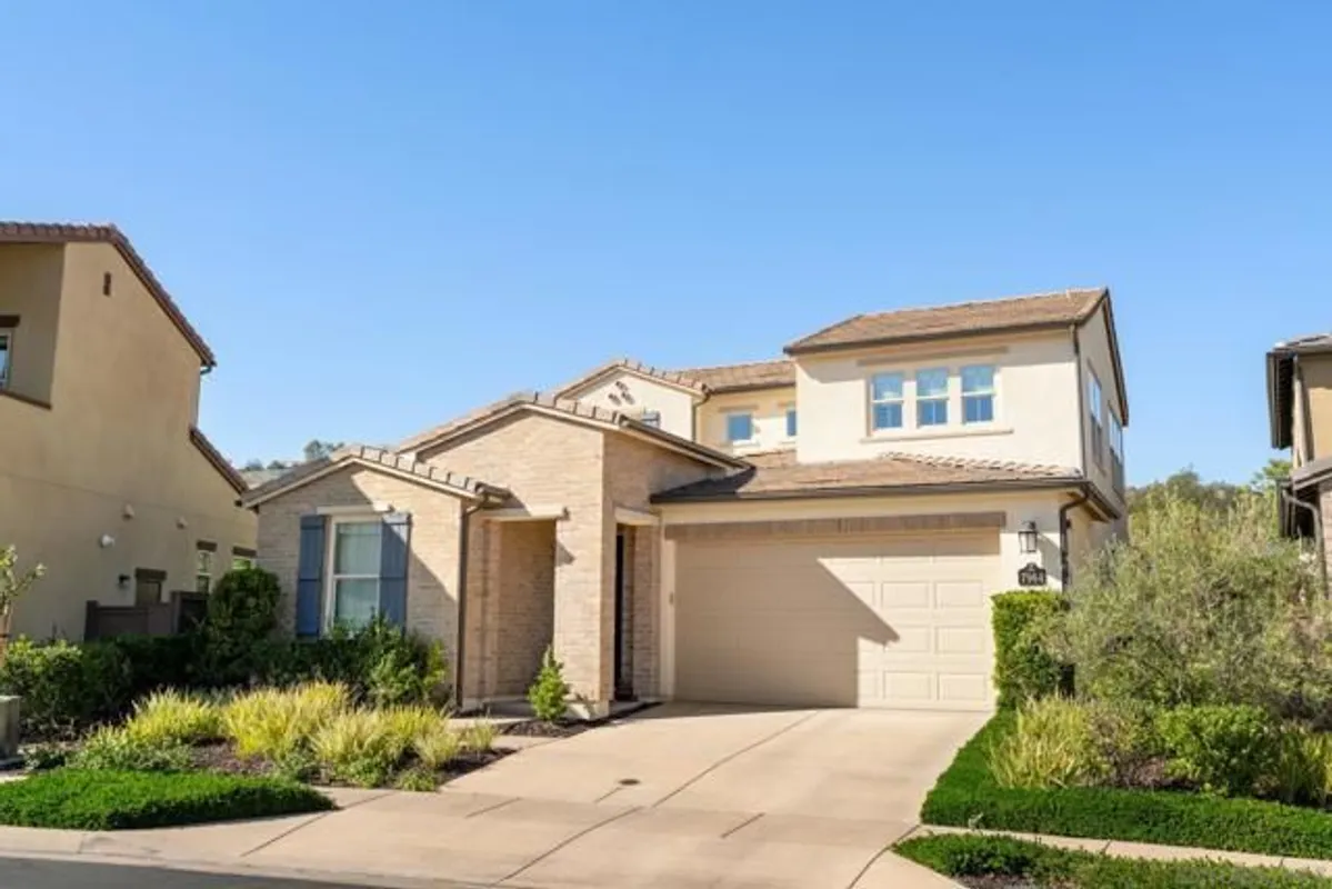Property Slideshow image 1 of 41 | 7964 auberge cir, San Diego, CA, 92127