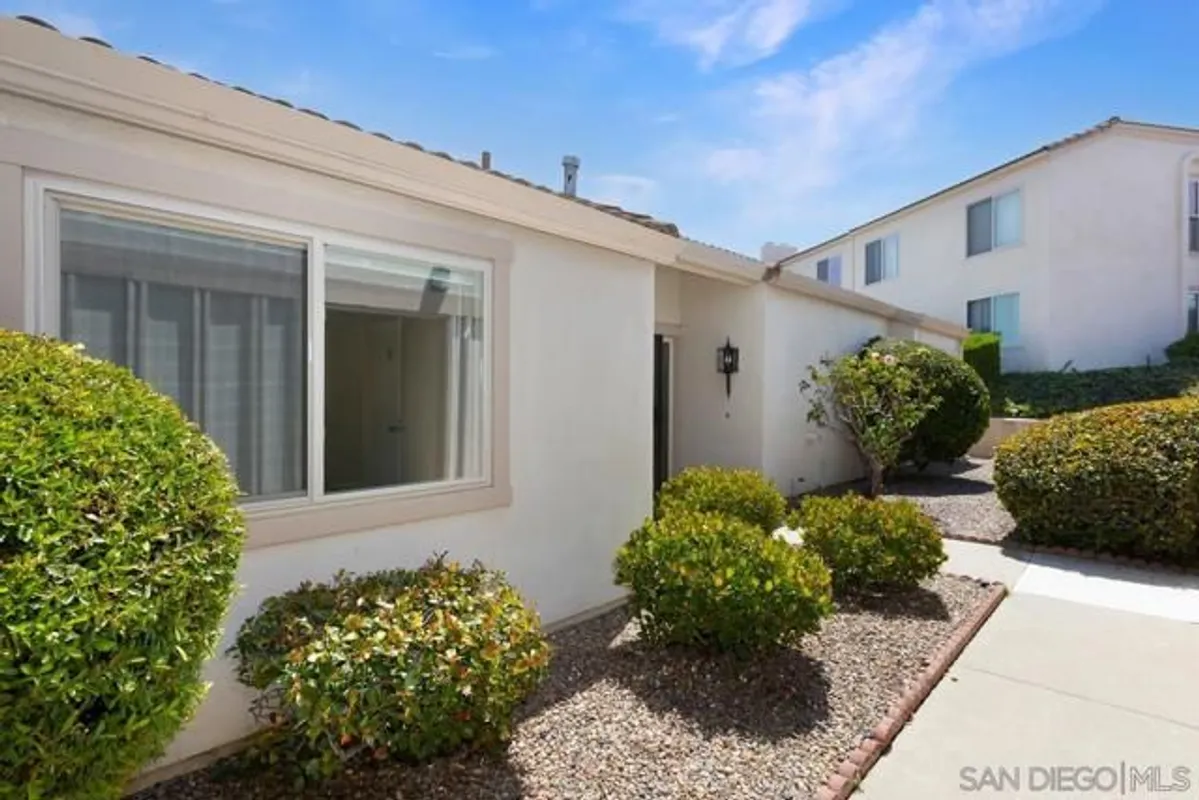 Property Slideshow image 1 of 36 | 12631 paseo del verano 64, San Diego, CA, 92128