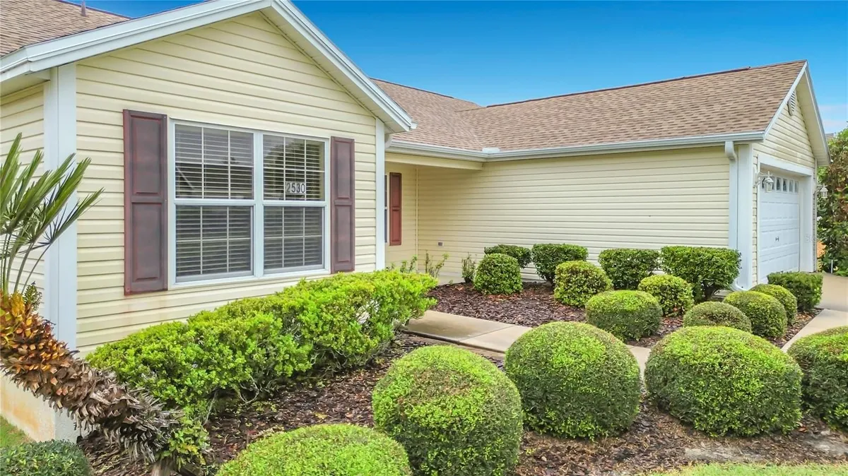 Property Slideshow image 1 of 53 | 2530 foxbridge ter, The Villages, FL, 32162