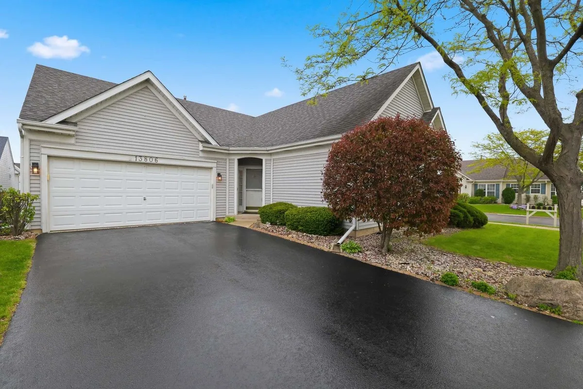 Property Slideshow image 1 of 26 | 13806 s hickory ln, Plainfield, IL, 60544