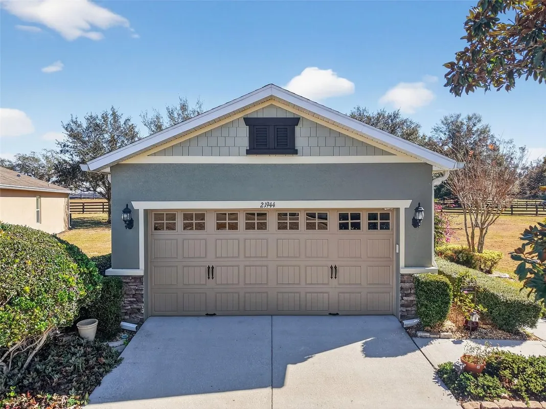 Property Slideshow image 1 of 57 | 21944 belgian ct, Mount Dora, FL, 32757