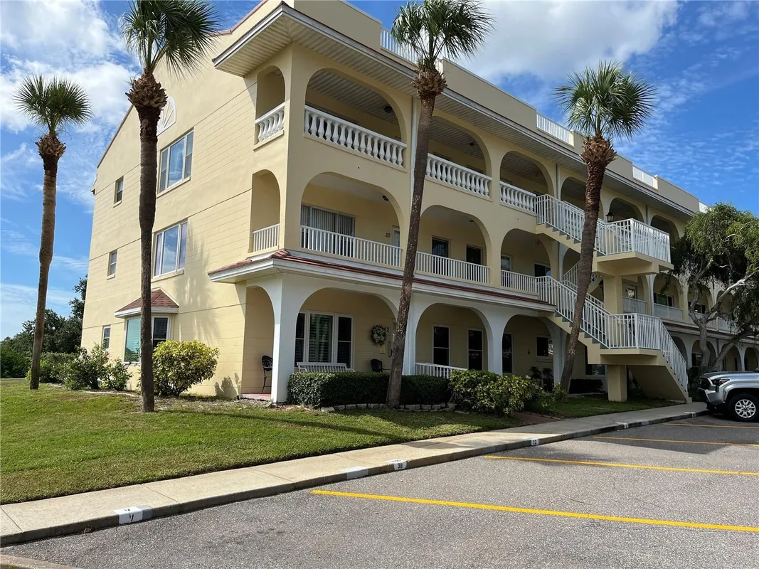 Property Slideshow image 1 of 62 | 2222 norwegian dr 48, Clearwater, FL, 33763