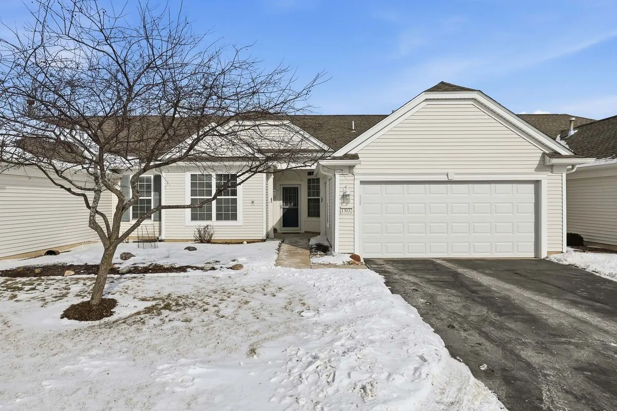 Property Slideshow image 1 of 31 | 13032 briargate dr, Huntley, IL, 60142