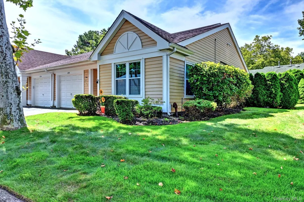 Property Slideshow image 1 of 41 | 272 glen dr, Brookhaven, NY, 11961