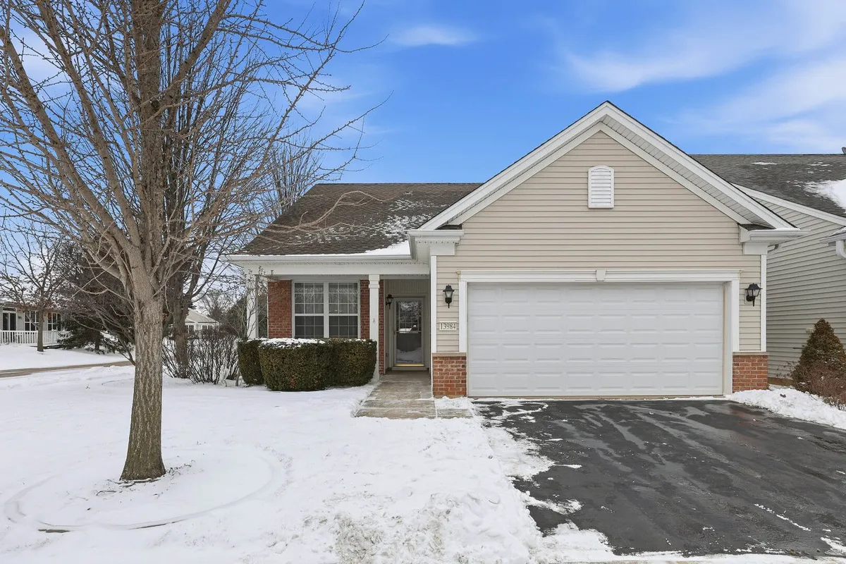 Property Slideshow image 1 of 29 | 13984 chanwahon rd, Huntley, IL, 60142