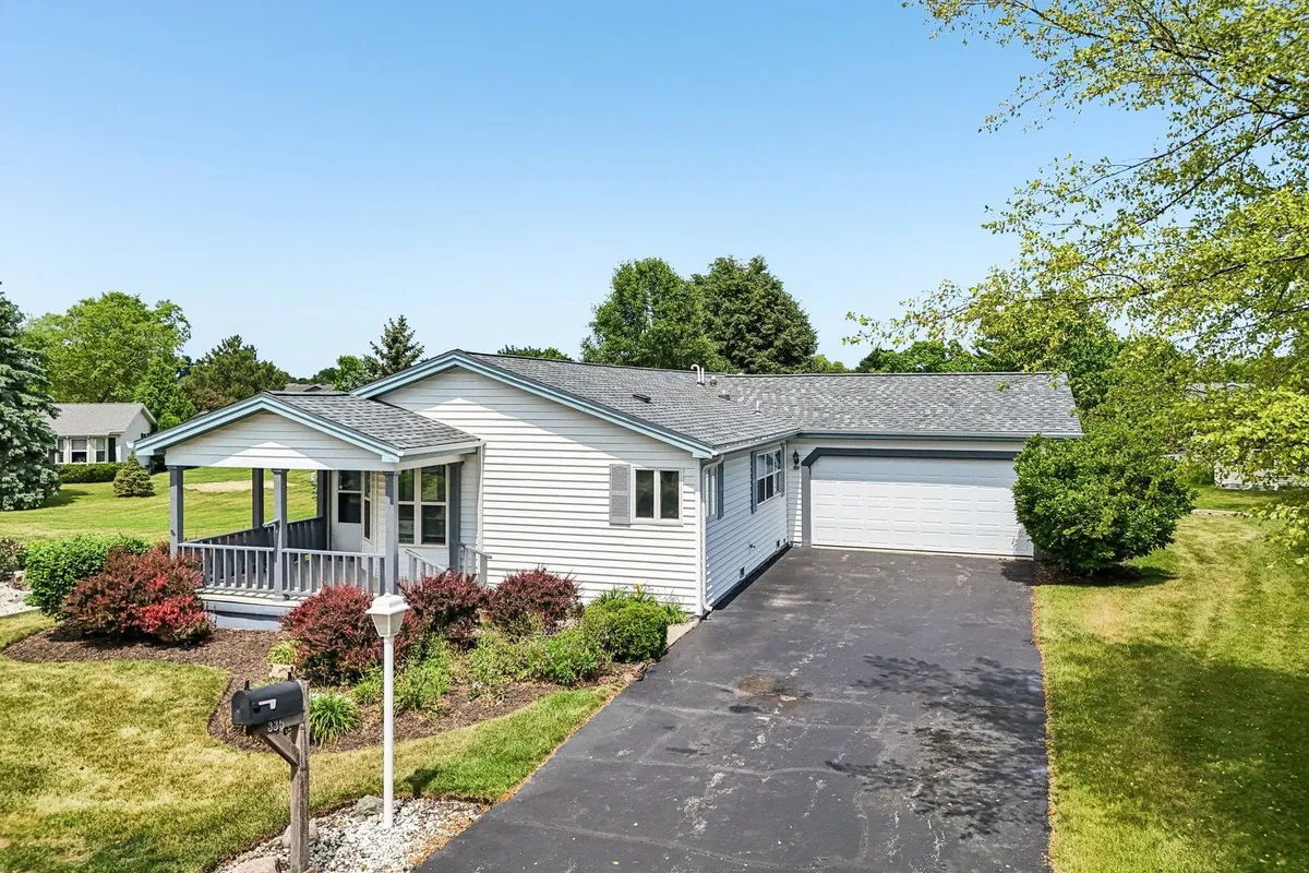 Property Slideshow image 1 of 38 | 335 belmont ct, Grayslake, IL, 60030