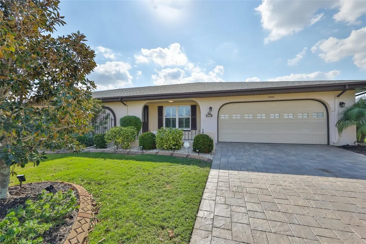 Property Slideshow image 1 of 43 | 1506 bentwood dr, Sun City Center, FL, 33573