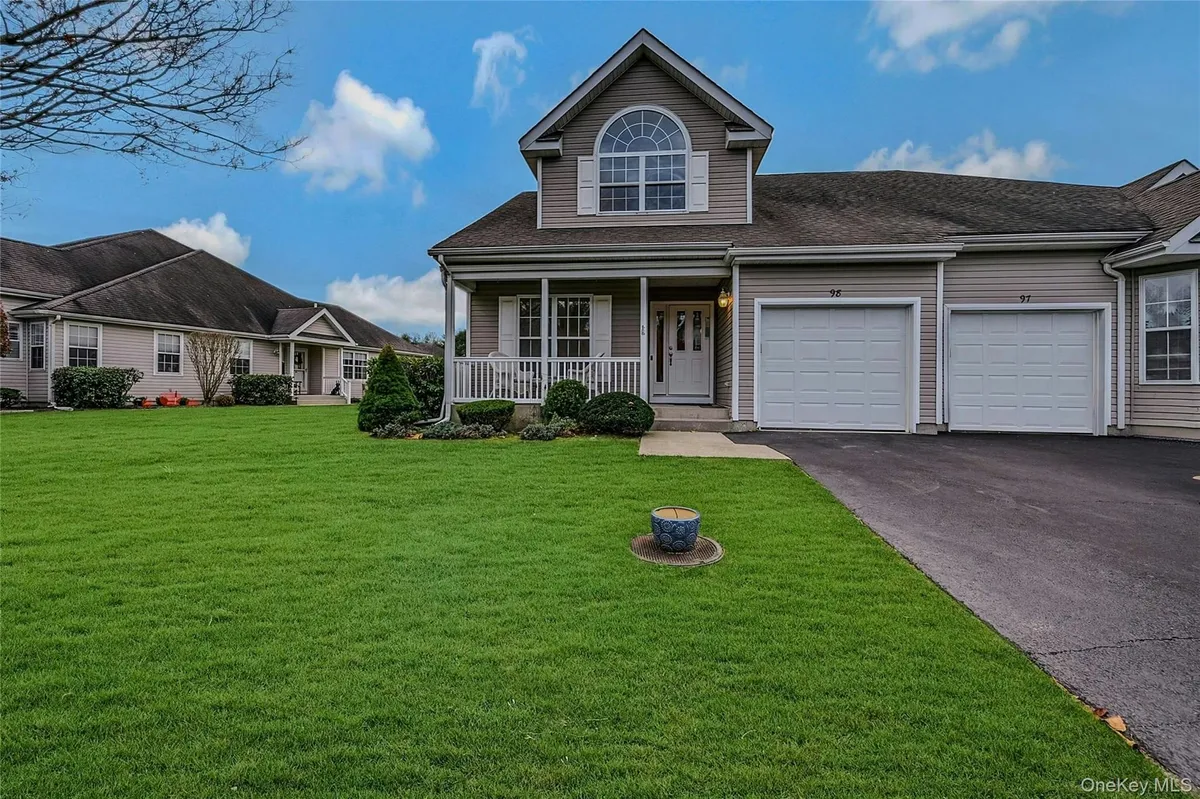 Property Slideshow image 1 of 47 | 98 scenic lake dr, Riverhead, NY, 11901