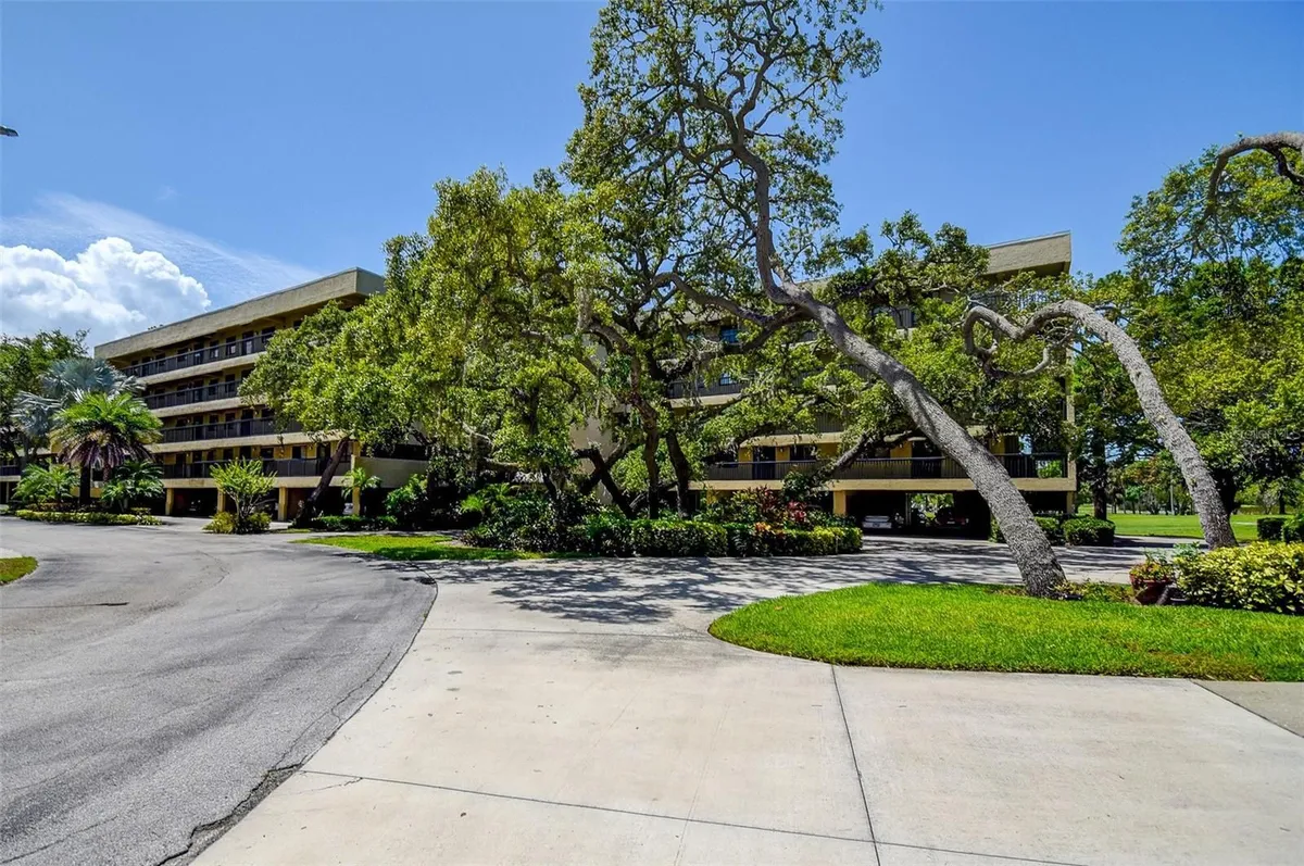 Property Slideshow image 1 of 34 | 1934 golfview dr # 1934, Tarpon Springs, FL, 34689