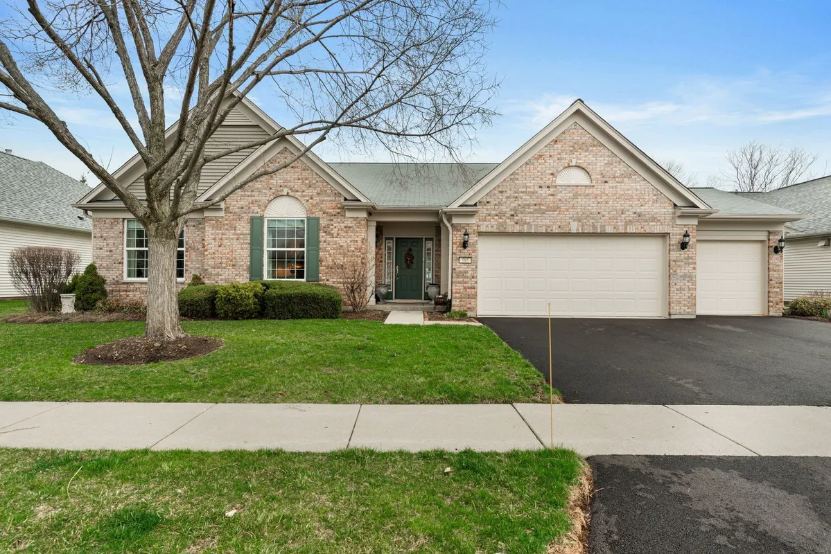 Property Slideshow image 1 of 27 | 585 tuscan view dr, Elgin, IL, 60124