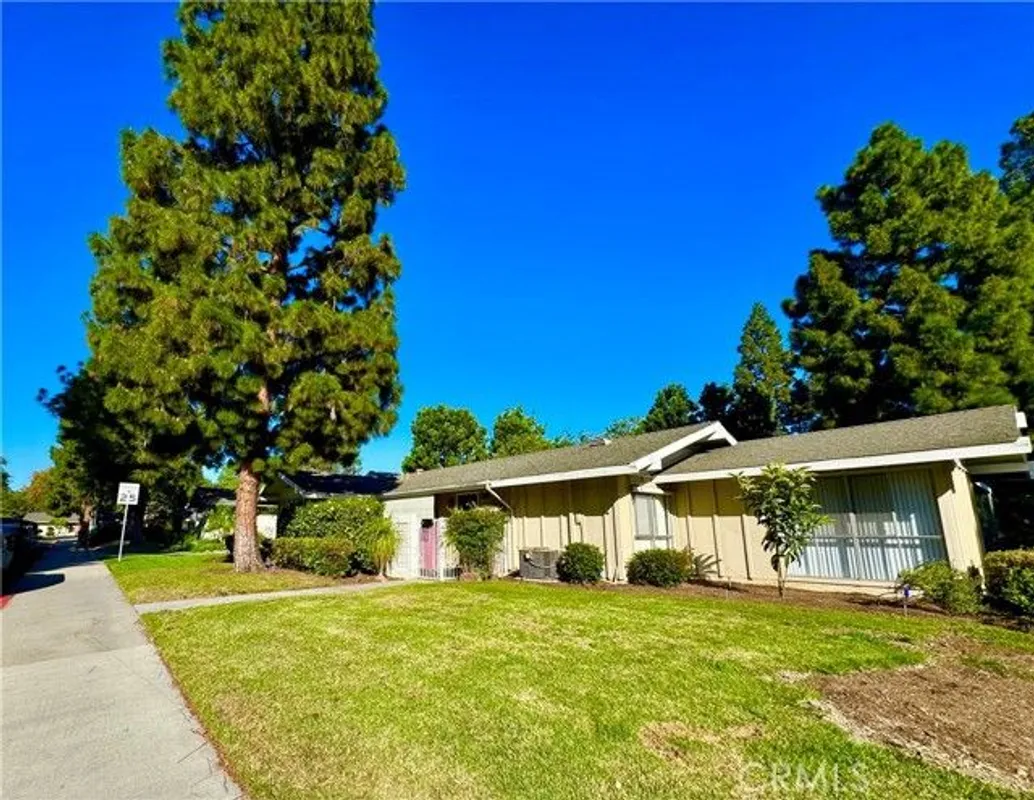 Property Slideshow image 1 of 11 | 425 avenida castilla #b b, Laguna Woods, CA, 92637