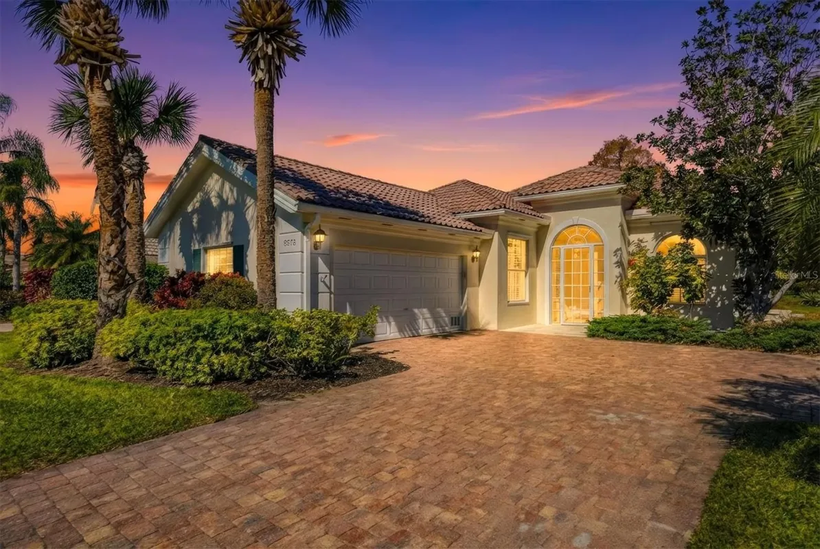Property Slideshow image 1 of 90 | 5573 lucia pl, Sarasota, FL, 34238