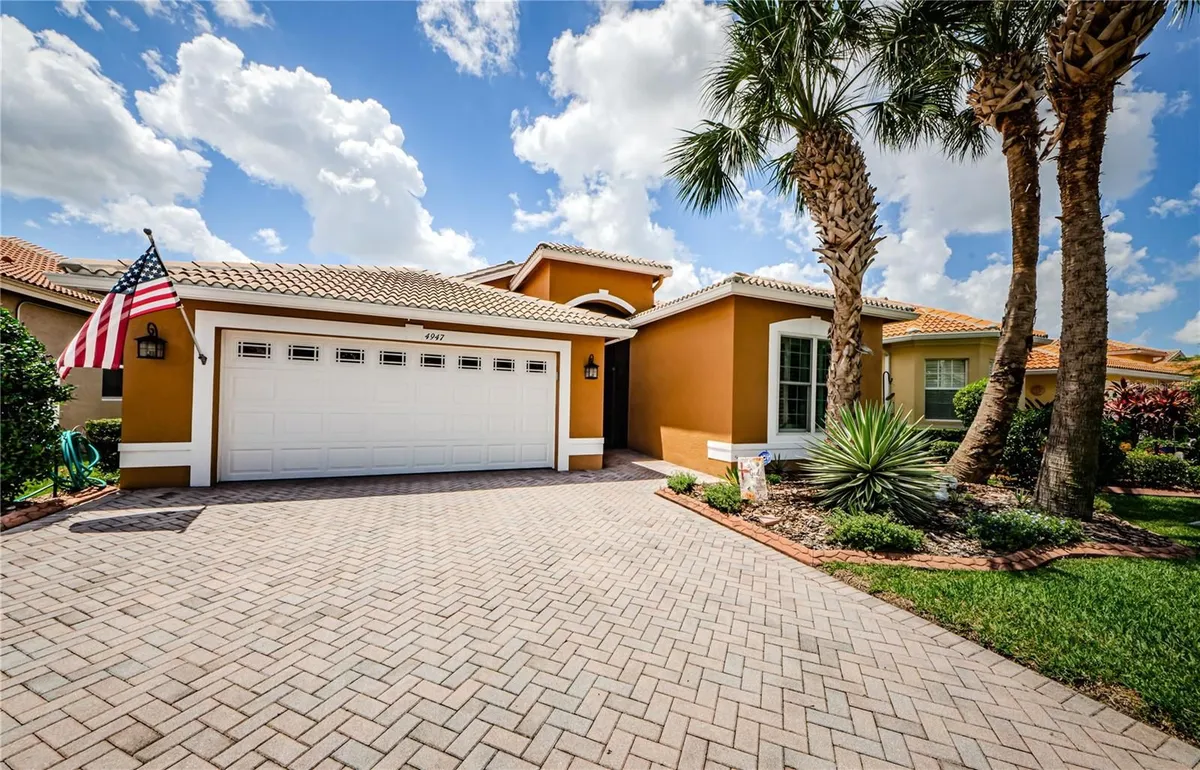 Property Slideshow image 1 of 82 | 4947 sandy brook cir, Wimauma, FL, 33598