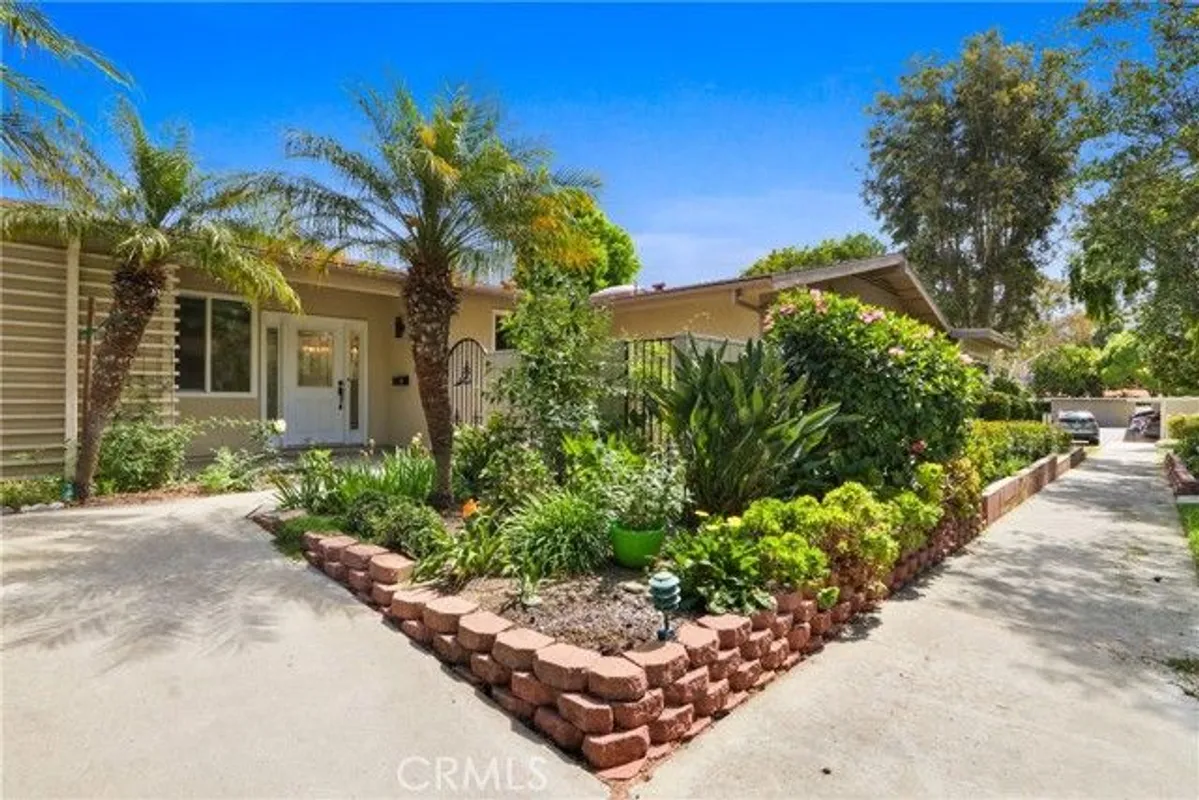 Property Slideshow image 1 of 10 | 941 avendida majorca f, Laguna Woods, CA, 92637