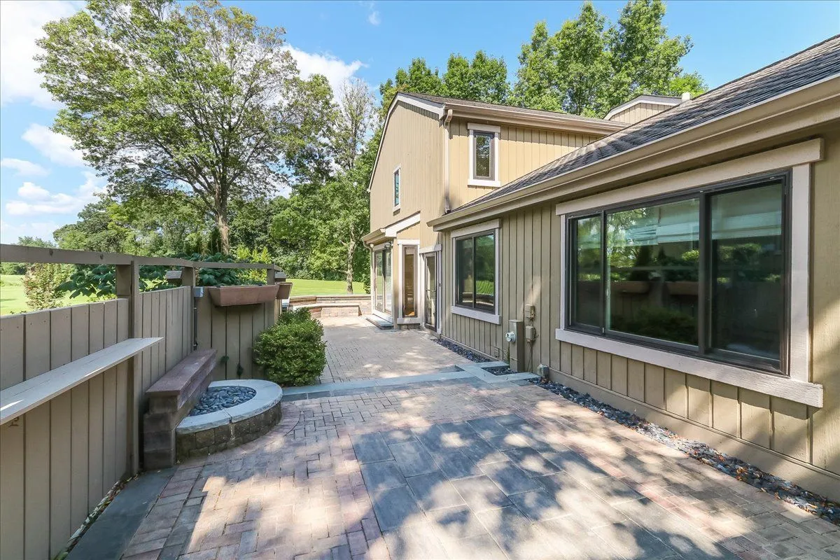 Property Slideshow image 1 of 43 | 244 hickory ln, Lake Barrington, IL, 60010