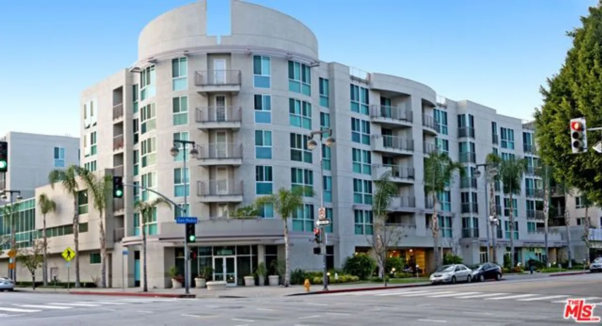 Property Slideshow image 1 of 44 | 267 s san pedro st 508, Los Angeles, CA, 90012