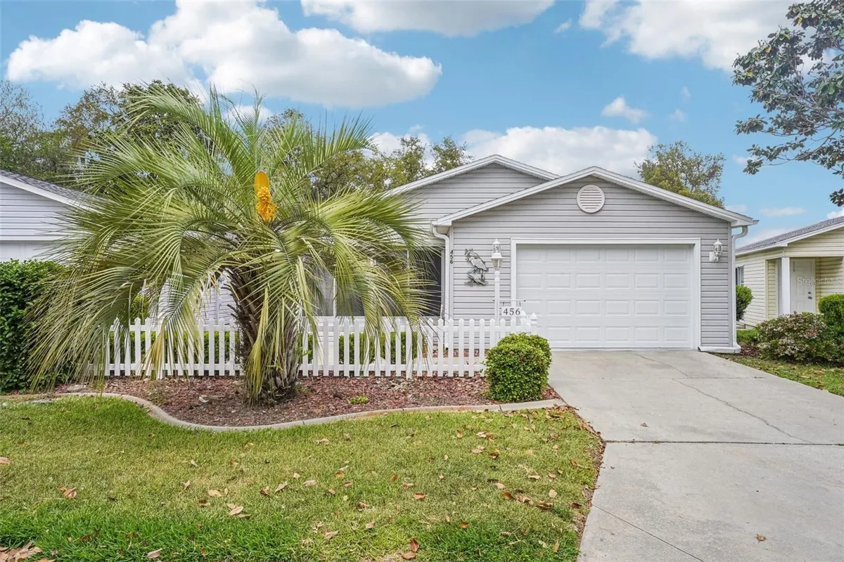 Property Slideshow image 1 of 39 | 456 hildalgo dr, The Villages, FL, 32159