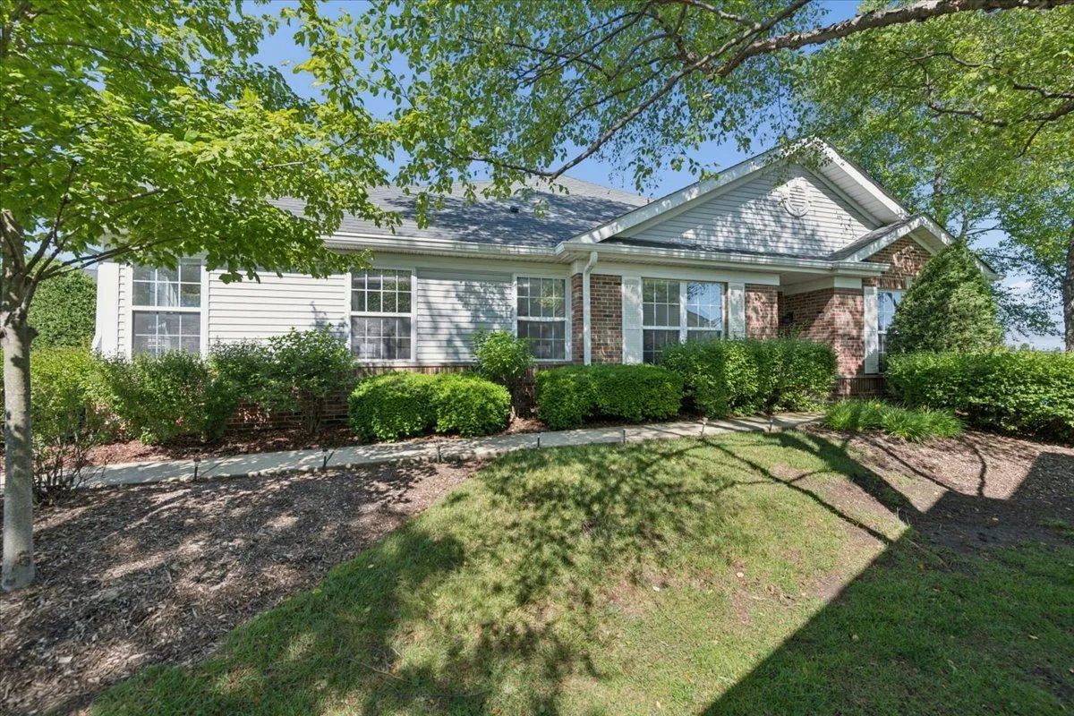 Property Slideshow image 1 of 26 | 21102 w cypress ct, Plainfield, IL, 60544