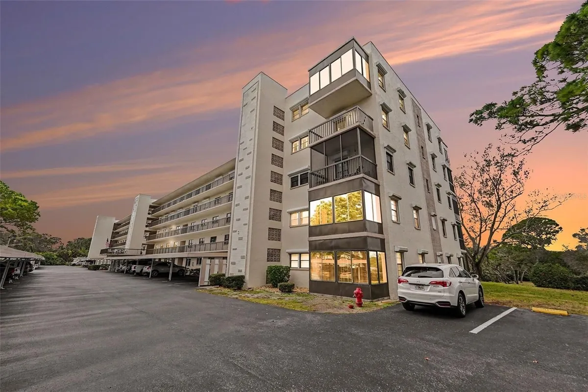 Property Slideshow image 1 of 30 | 8198 terrace garden dr n unit 411, Saint Petersburg, FL, 33709