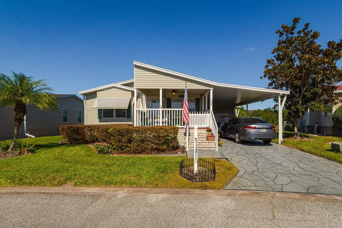 Property Slideshow image 1 of 48 | 2352 peavine cir # 1016, Lakeland, FL, 33810