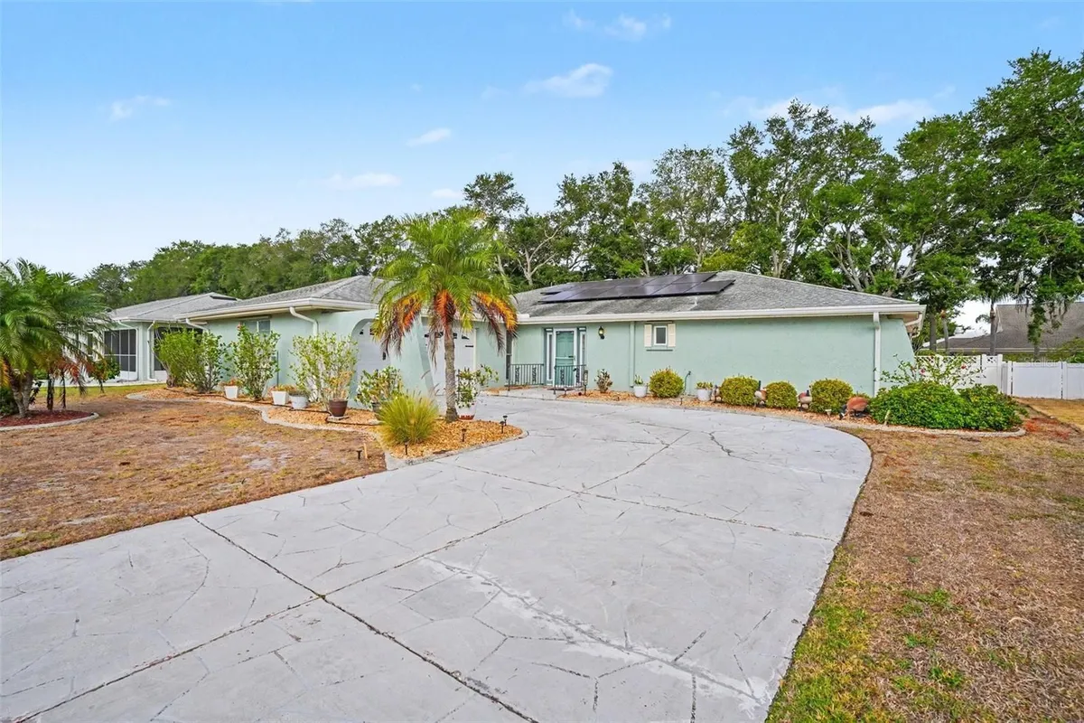 Property Slideshow image 1 of 14 | 1703 new bedford dr, Sun City Center, FL, 33573