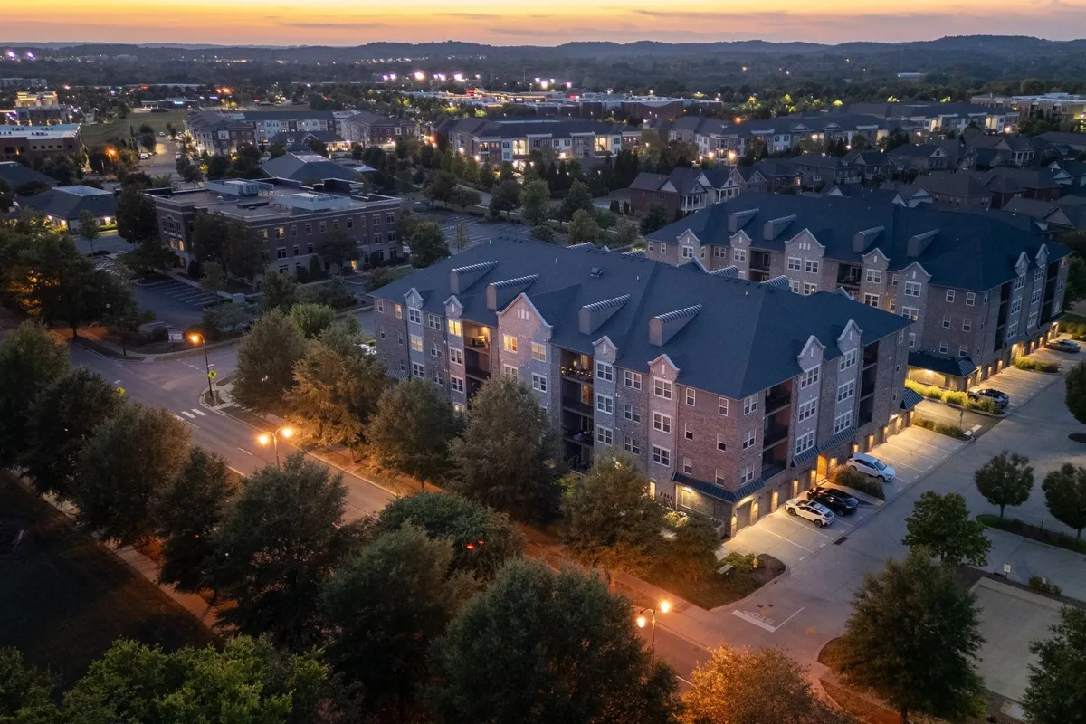 Property Slideshow image 1 of 32 | 141 saundersville rd 1405, Hendersonville, TN, 37075