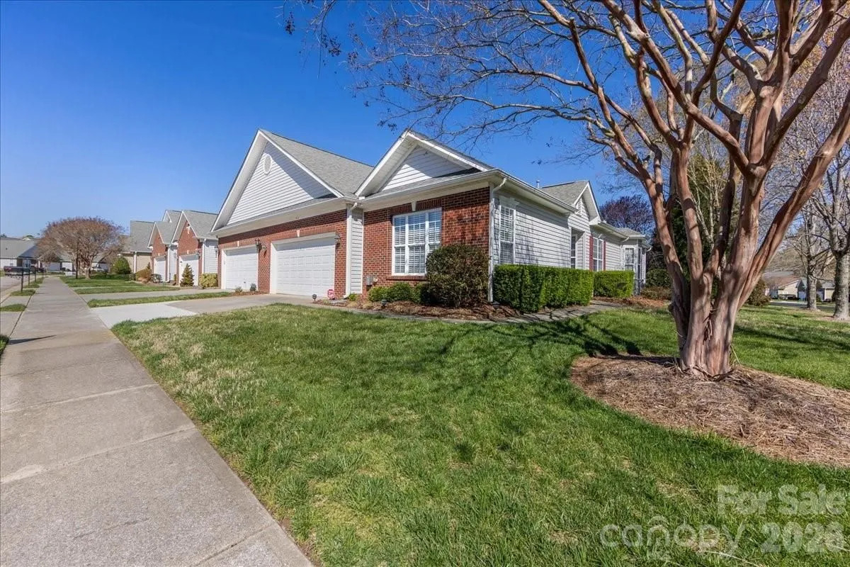 Property Slideshow image 1 of 48 | 355 garnet ct, Fort Mill, SC, 29708