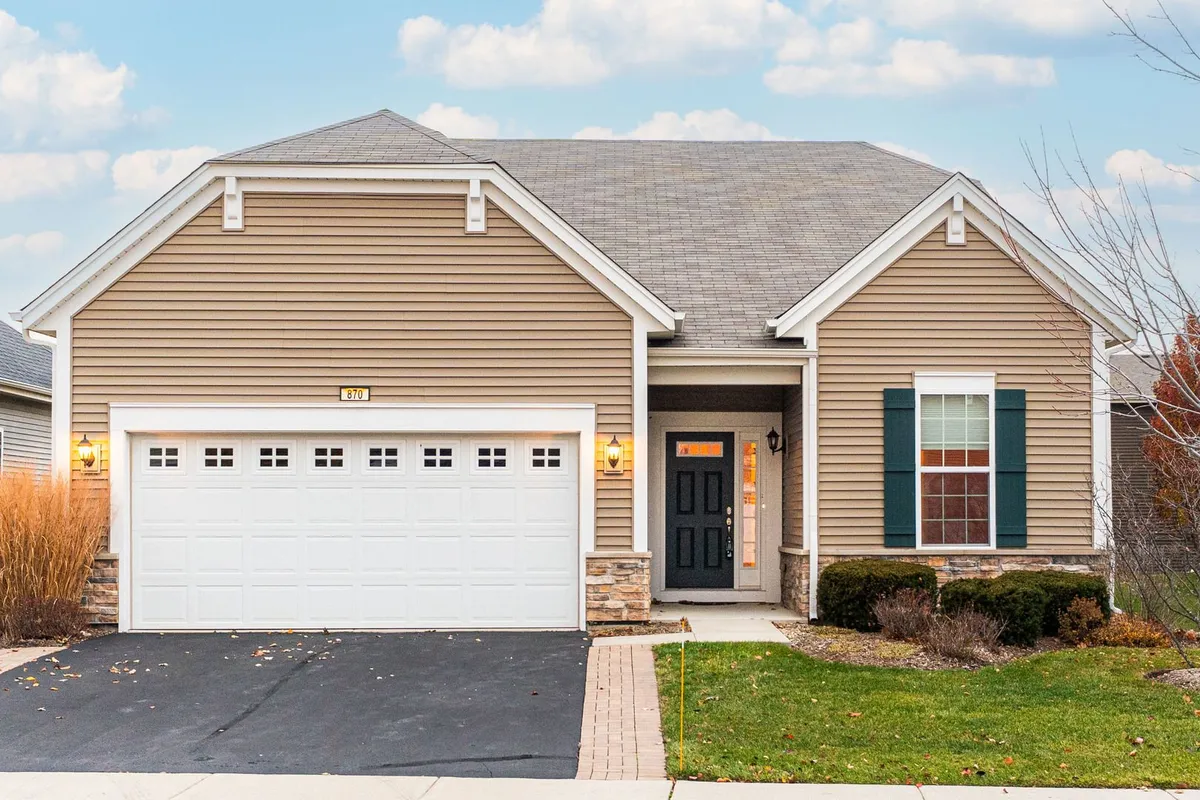 Property Slideshow image 1 of 28 | 870 prescott ln, Pingree Grove, IL, 60140