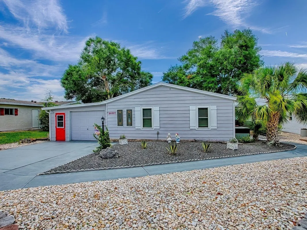 Property Slideshow image 1 of 45 | 25007 bellevue, Leesburg, FL, 34748