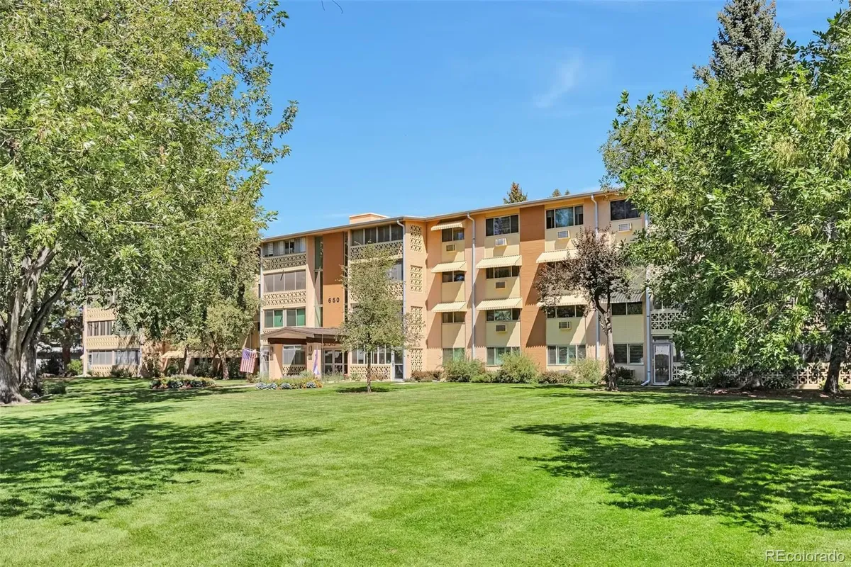 Property Slideshow image 1 of 25 | 650 s clinton st apt 3a, Denver, CO, 80247
