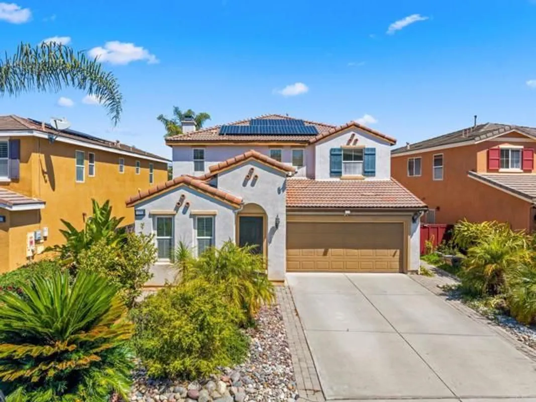 Property Slideshow image 1 of 47 | 10266 spruce woodlands way way, Escondido, CA, 92026