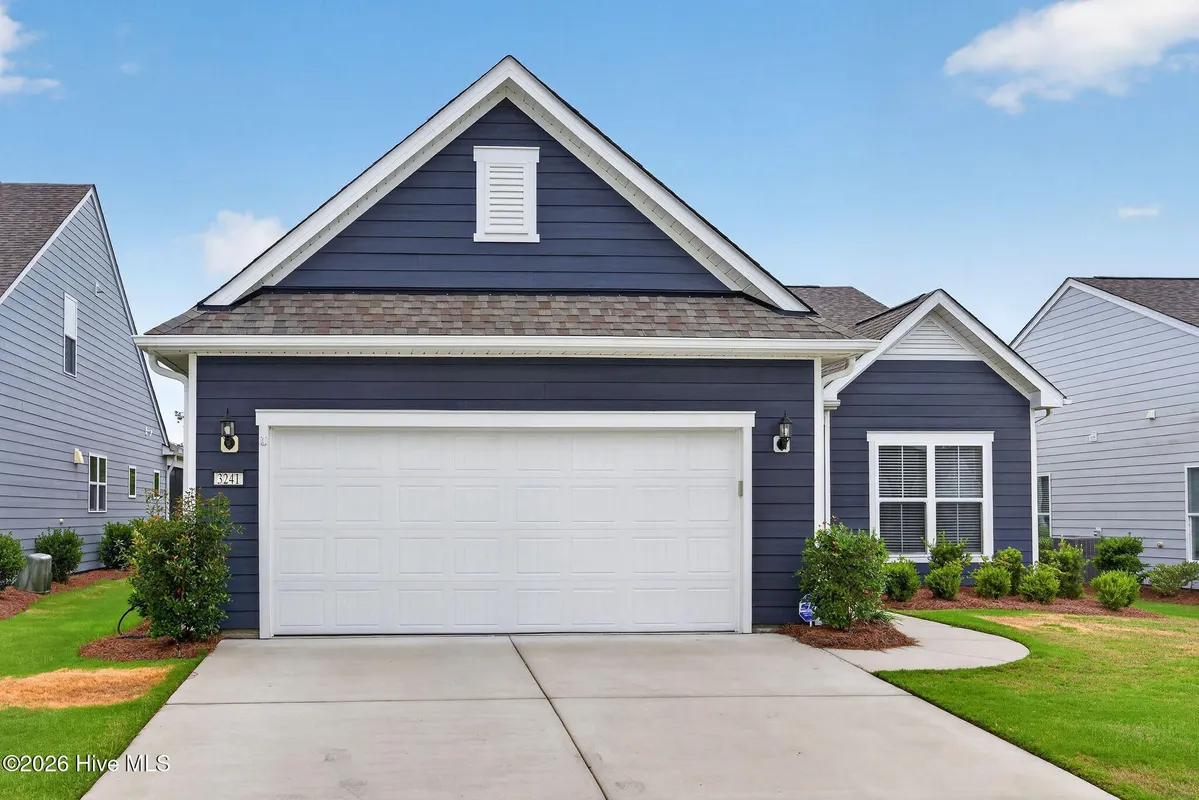 Property Slideshow image 1 of 42 | 3241 penzance row, Wilmington, NC, 28412