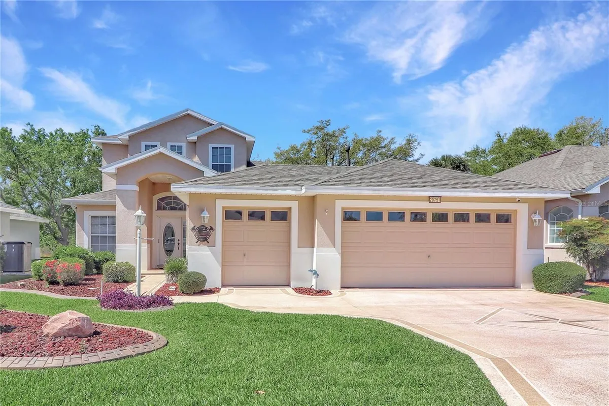 Property Slideshow image 1 of 46 | 20751 queen alexandra dr, Leesburg, FL, 34748