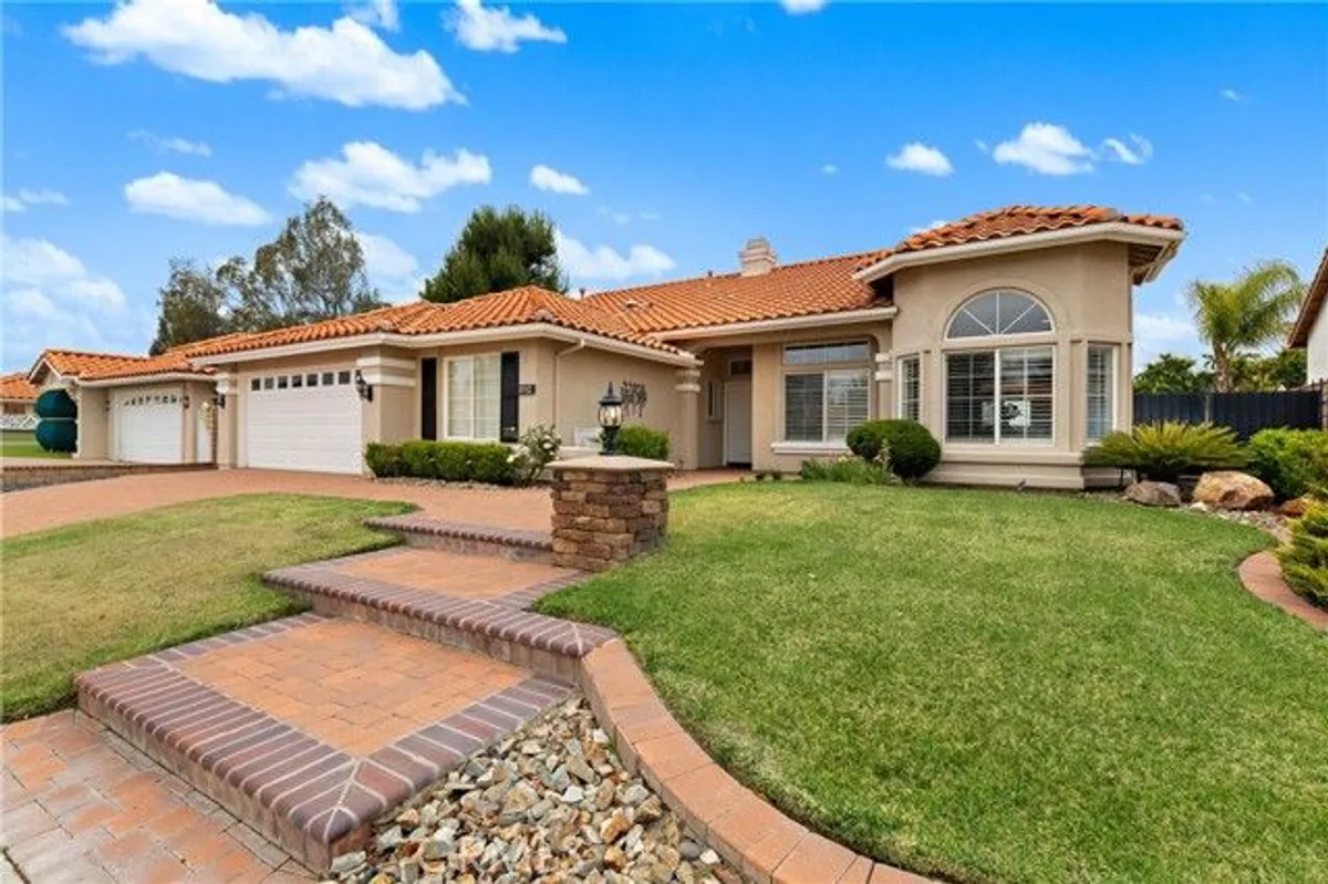 Property Slideshow image 1 of 41 | 1932 pecan tree st, Hemet, CA, 92545
