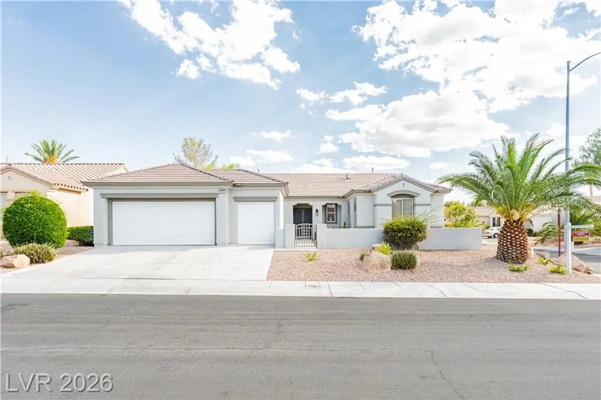 Property Slideshow image 1 of 80 | 2589 evansville ave, Henderson, NV, 89052