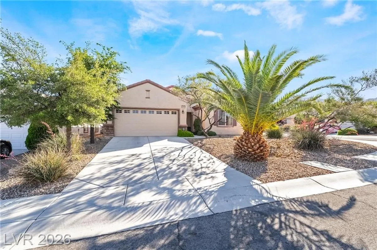 Property Slideshow image 1 of 32 | 2570 cosmic dust st, Henderson, NV, 89044