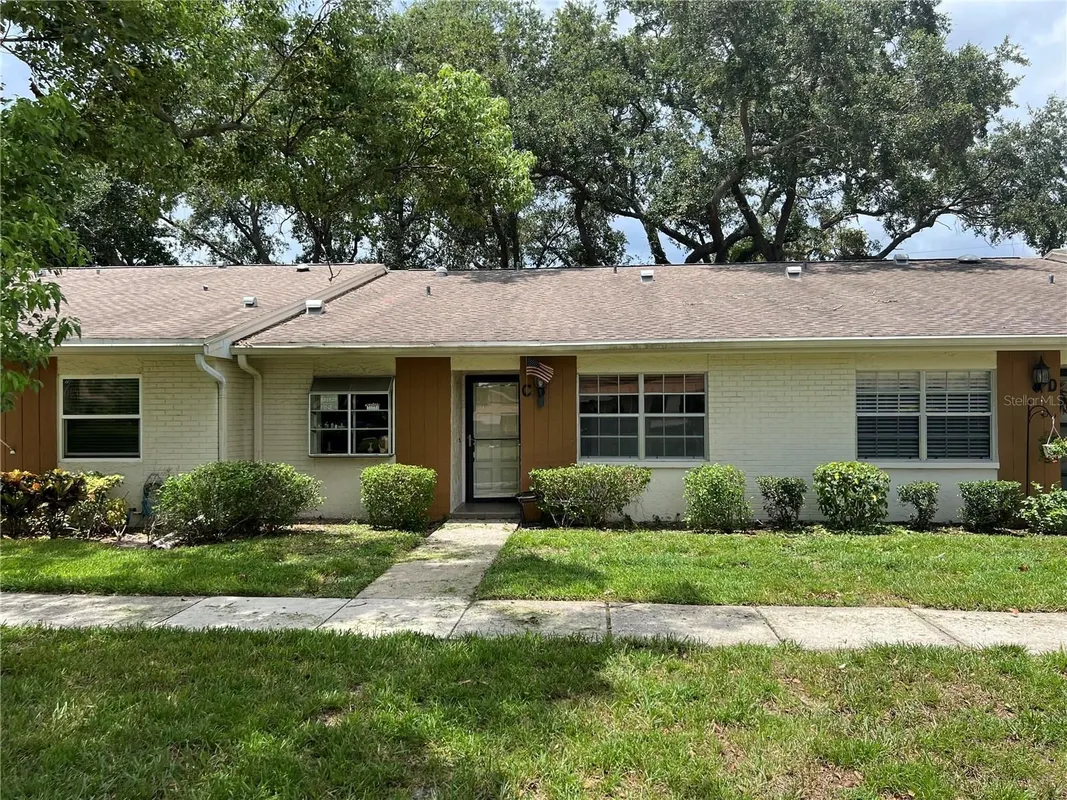 Property Slideshow image 1 of 25 | 2297 lark cir c, Palm Harbor, FL, 34684