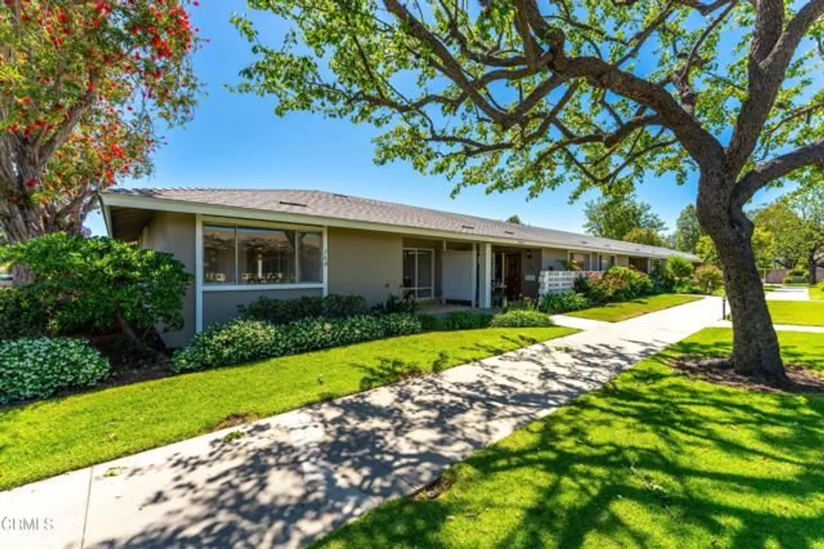 Property Slideshow image 1 of 61 | 160 w fiesta grn, Port Hueneme, CA, 93041