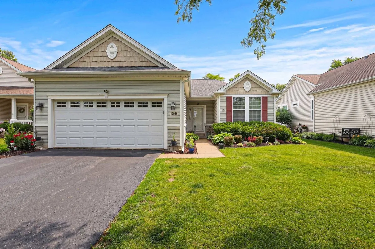 Property Slideshow image 1 of 22 | 12926 oak grove dr, Huntley, IL, 60142