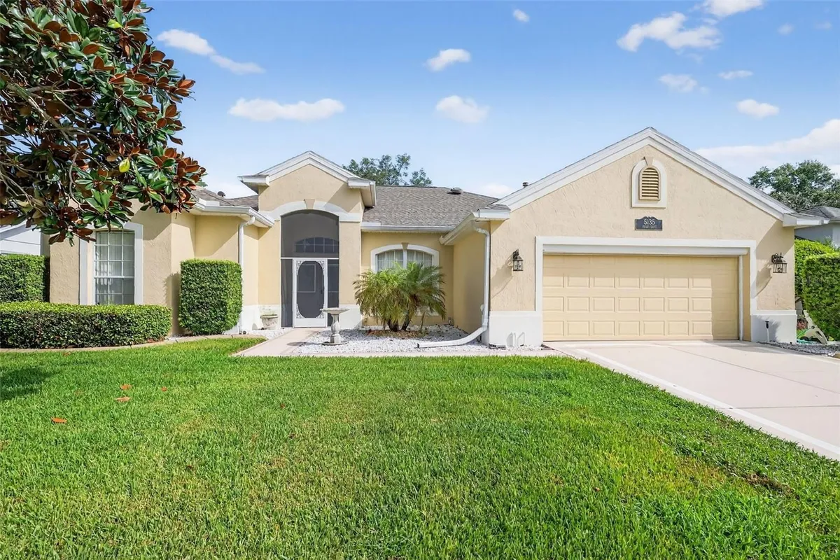 Property Slideshow image 1 of 30 | 5135 aurora dr, Leesburg, FL, 34748