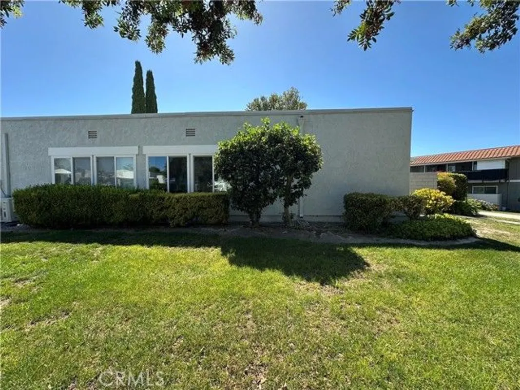 Property Slideshow image 1 of 12 | 2133 via puerta a, Laguna Woods, CA, 92637
