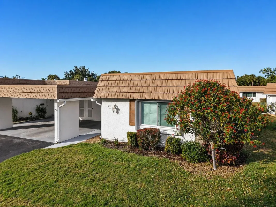 Property Slideshow image 1 of 33 | 2731 riverbluff way v76, Sarasota, FL, 34231