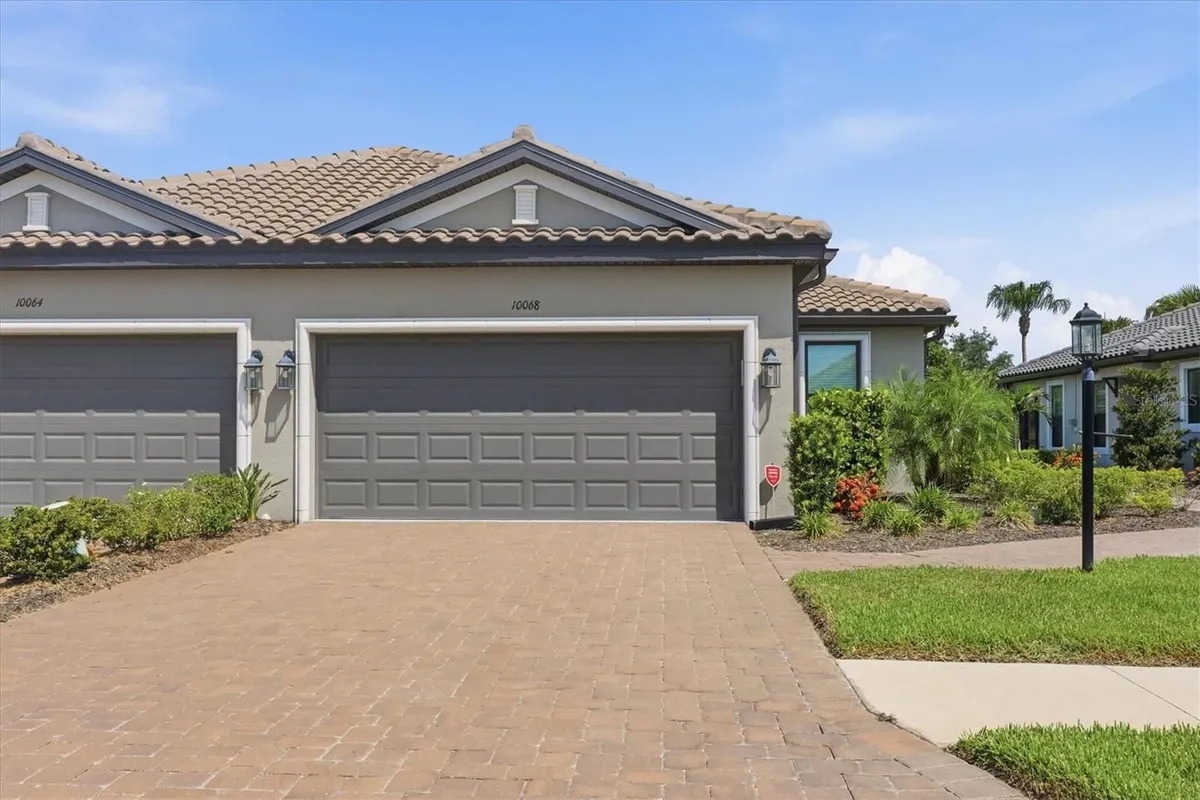 Property Slideshow image 1 of 60 | 10068 morning mist ln, Sarasota, FL, 34241