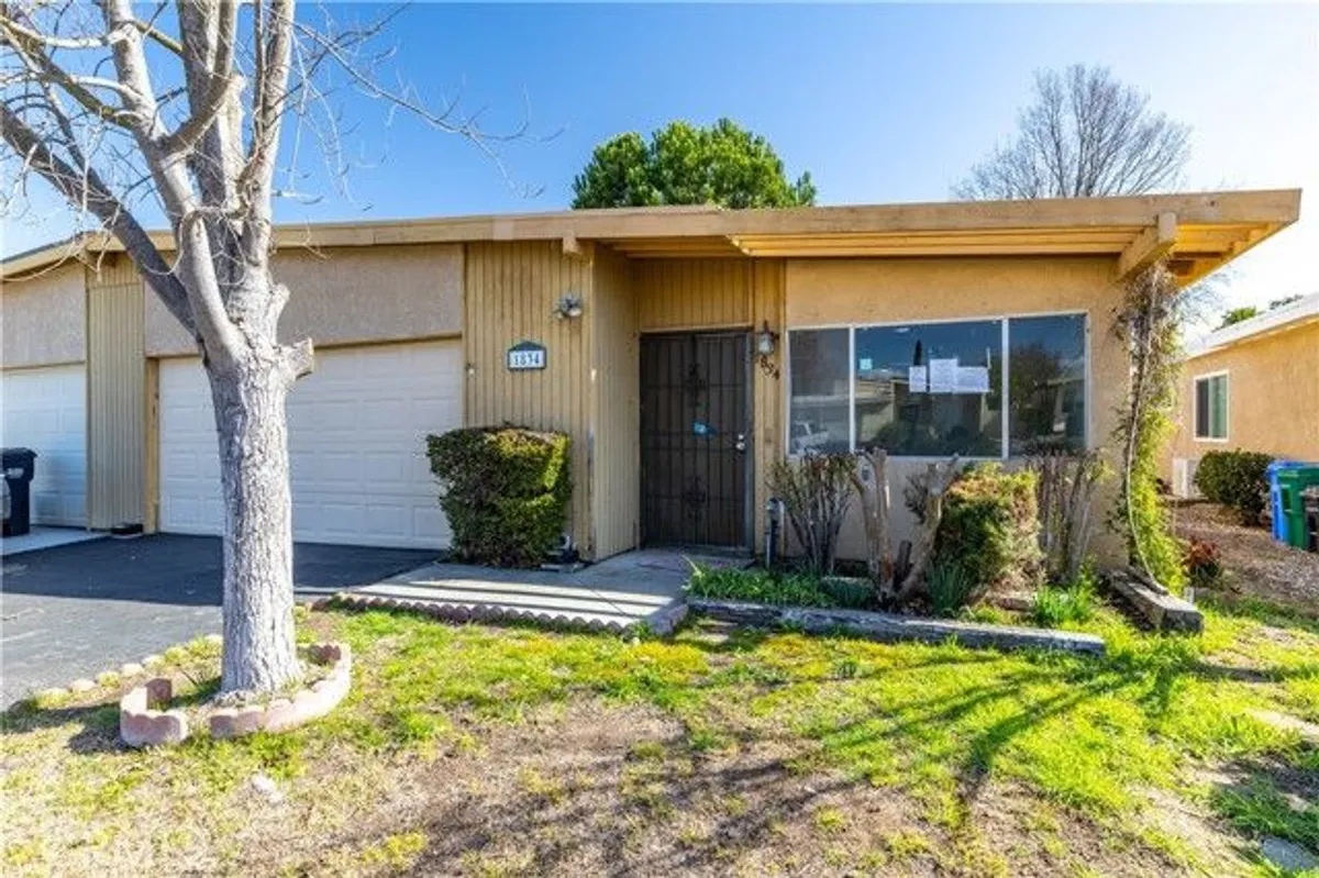 Property Slideshow image 1 of 19 | 1834 lark ellen dr, Paso Robles, CA, 93446