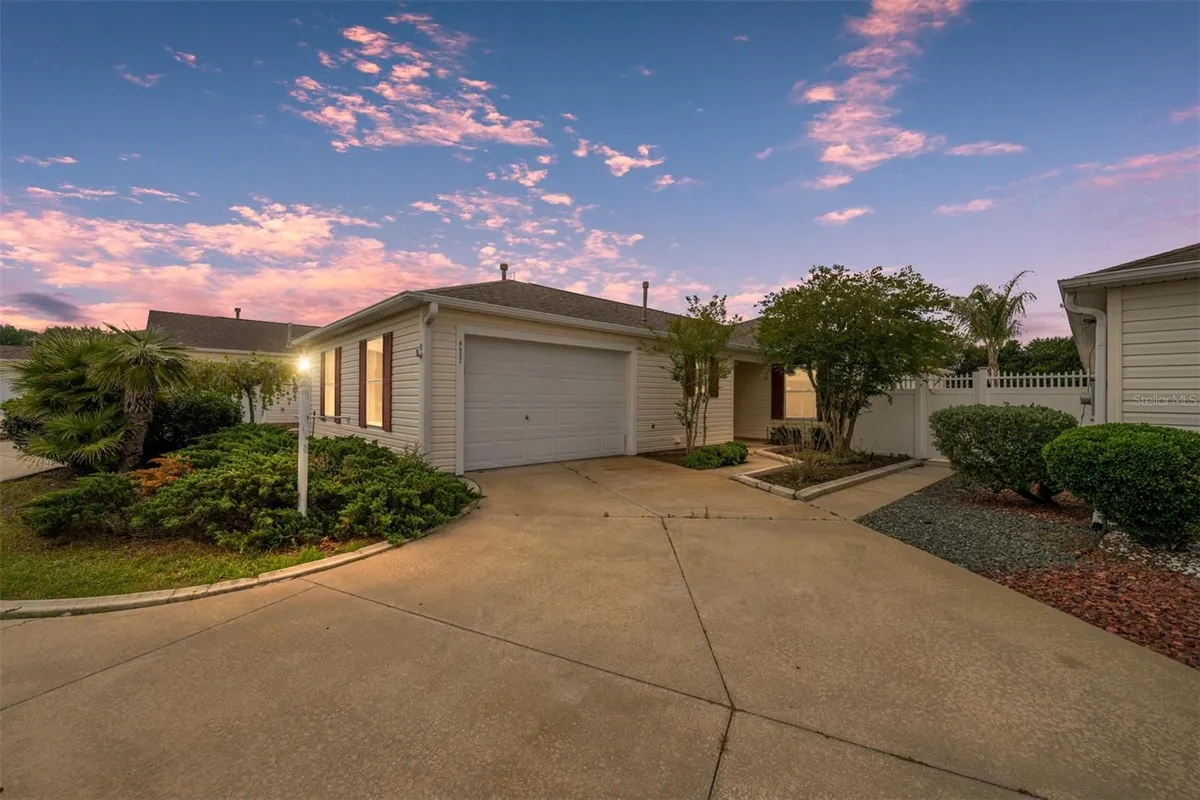 Property Slideshow image 1 of 36 | 8932 se 168th sedgwick pl, The Villages, FL, 32162